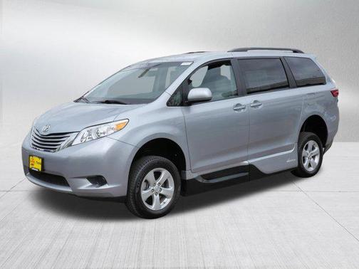 Silver Sky Metallic 2015 Toyota Sienna LE