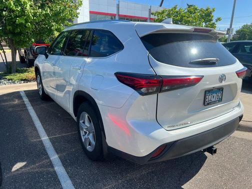 2020 Toyota Highlander LE