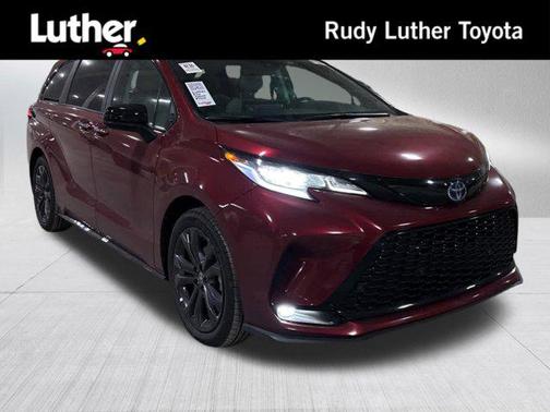 2025 Toyota Sienna XSE 7 Passenger