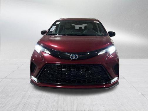 2025 Toyota Sienna XSE 7 Passenger