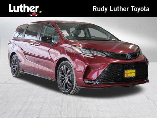 2025 Toyota Sienna XSE 7 Passenger