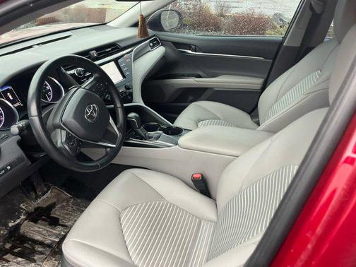 Ruby Flare Pearl 2018 Toyota Camry SE