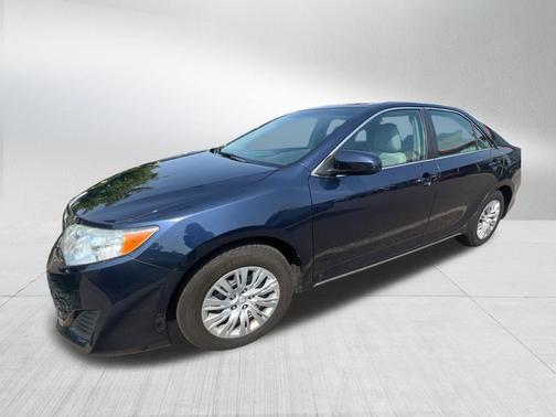 Parisian Night Pearl 2014 Toyota Camry LE