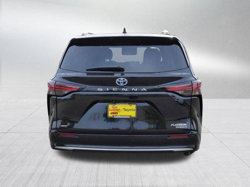 2022 Toyota Sienna Platinum 7 Passenger