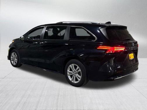 2022 Toyota Sienna Platinum 7 Passenger