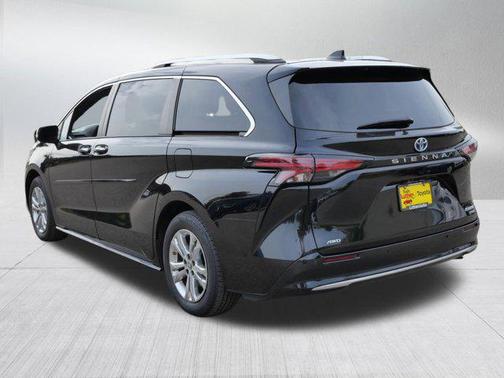 2022 Toyota Sienna Platinum 7 Passenger