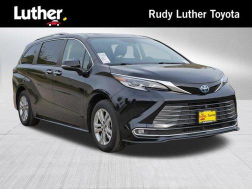 2022 Toyota Sienna Platinum 7 Passenger
