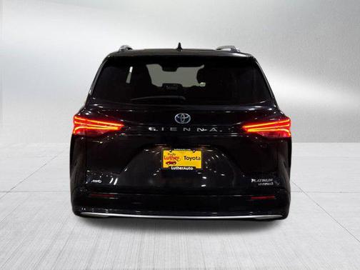 2022 Toyota Sienna Platinum 7 Passenger