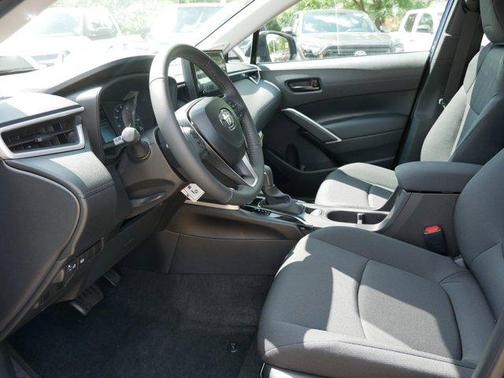 2025 Toyota Corolla Cross LE