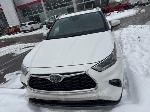 2021 Toyota Highlander Hybrid Platinum