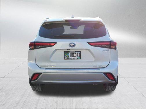2021 Toyota Highlander Hybrid Platinum