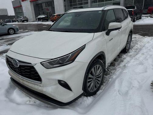 2021 Toyota Highlander Hybrid Platinum