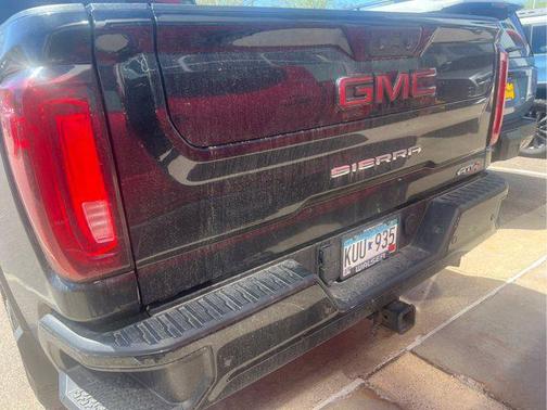 Ebony Twilight Metallic 2022 GMC Sierra 2500 AT4