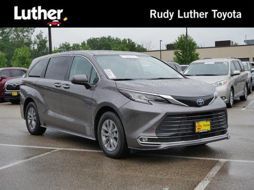 2023 Toyota Sienna XLE 7 Passenger