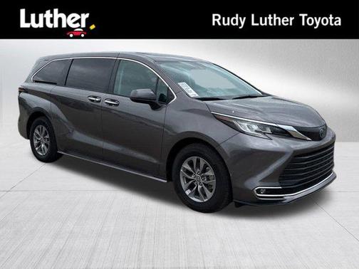 2023 Toyota Sienna XLE 7 Passenger