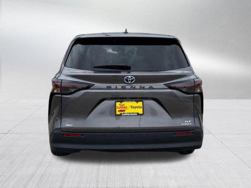 2023 Toyota Sienna XLE 7 Passenger