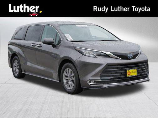 2023 Toyota Sienna XLE 7 Passenger