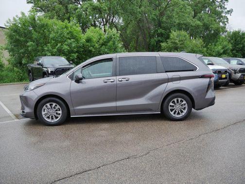 2023 Toyota Sienna XLE 7 Passenger