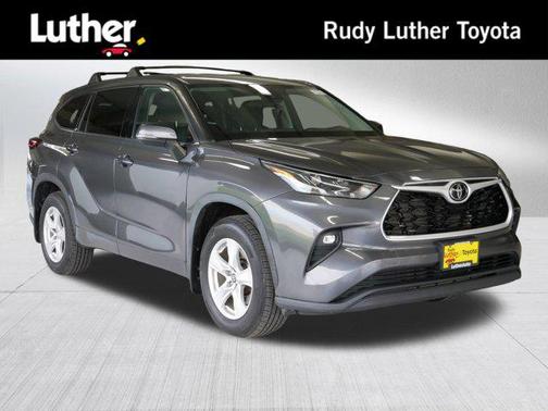 2022 Toyota Highlander LE