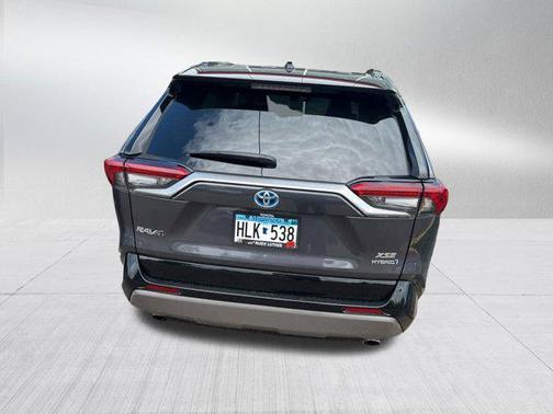 2022 Toyota RAV4 Hybrid SE