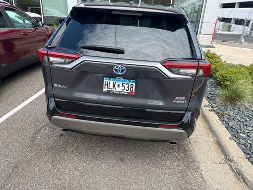 2022 Toyota RAV4 Hybrid SE