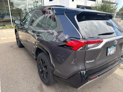2022 Toyota RAV4 Hybrid SE