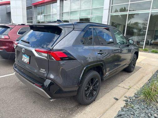2022 Toyota RAV4 Hybrid SE