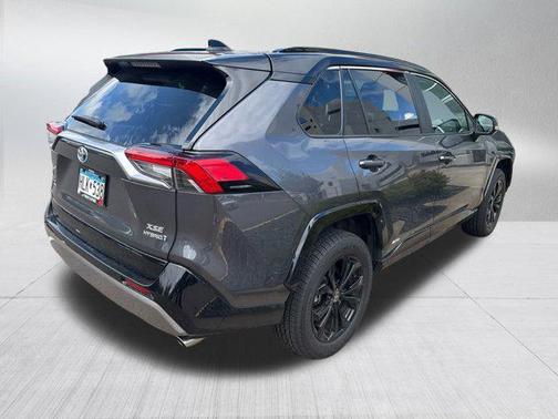 2022 Toyota RAV4 Hybrid SE