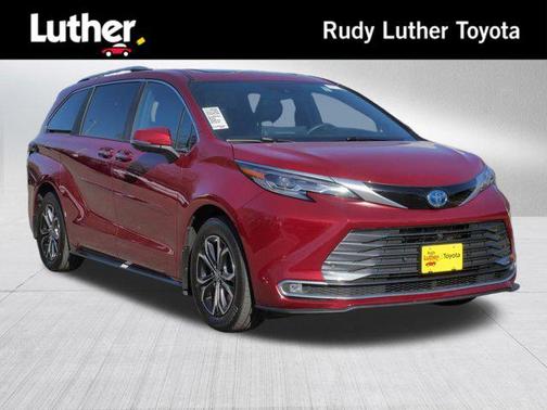 Ruby Flare Pearl 2025 Toyota Sienna Platinum