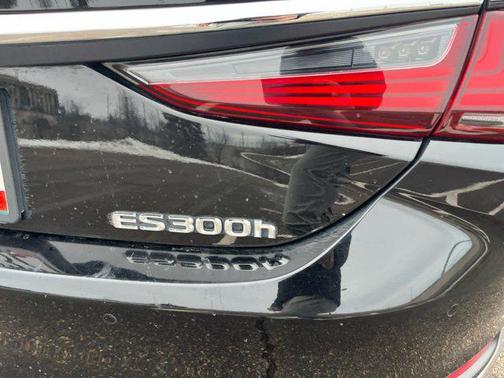 Obsidian 2023 Lexus ES 300h Ultra Luxury