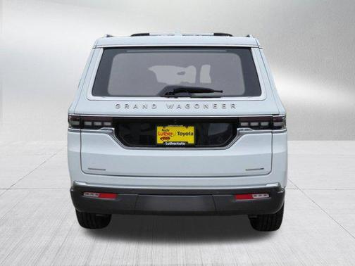 Bright White Clearcoat 2022 Jeep Grand Wagoneer Series III 4x4