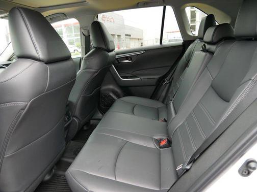 2025 Toyota RAV4 Hybrid XLE Premium