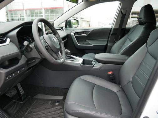 2025 Toyota RAV4 Hybrid XLE Premium