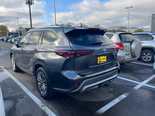 2024 Toyota Highlander Platinum