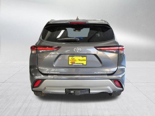 2024 Toyota Highlander Platinum
