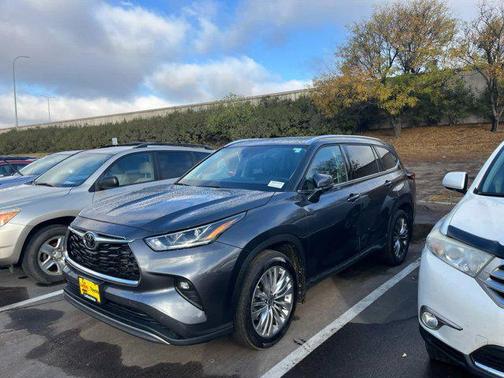 2024 Toyota Highlander Platinum