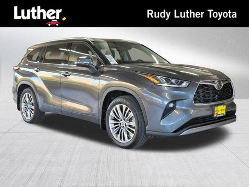2024 Toyota Highlander Platinum