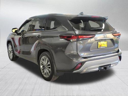 2024 Toyota Highlander Platinum