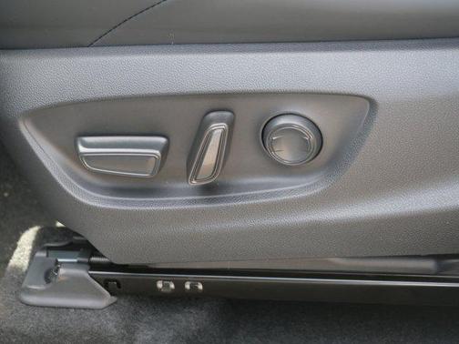 Wind Chill Pearl w/Midnight Black Metallic Roof 2026 Toyota bZ Limited