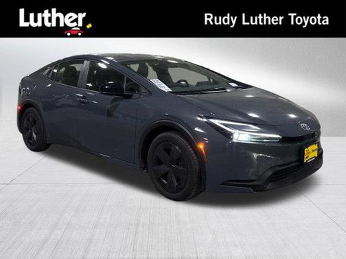 2025 Toyota Prius LE