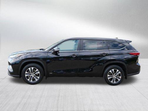2023 Toyota Highlander Hybrid XLE
