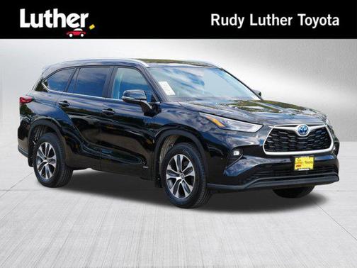 2023 Toyota Highlander Hybrid XLE