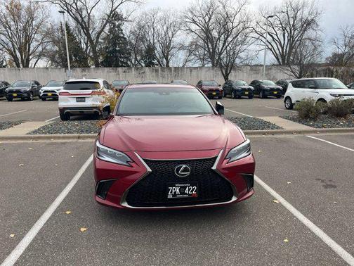 2025 Lexus ES 300h F SPORT Design