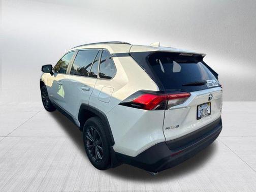 2022 Toyota RAV4 Hybrid XLE Premium
