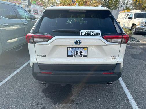 2022 Toyota RAV4 Hybrid XLE Premium