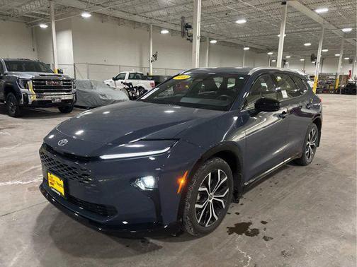 2025 Toyota Crown Signia XLE