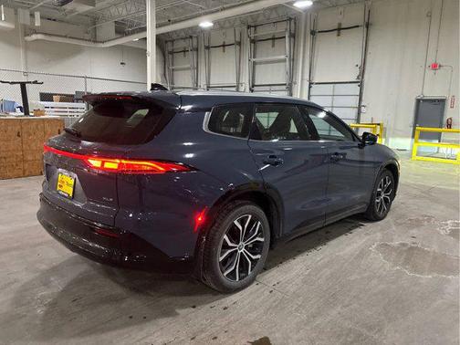 2025 Toyota Crown Signia XLE