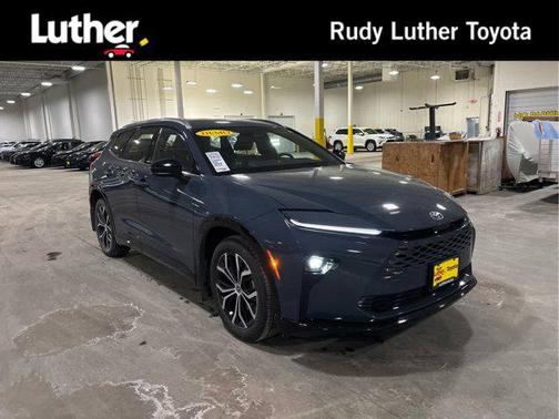 2025 Toyota Crown Signia XLE