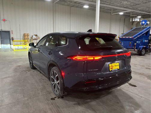 2025 Toyota Crown Signia XLE