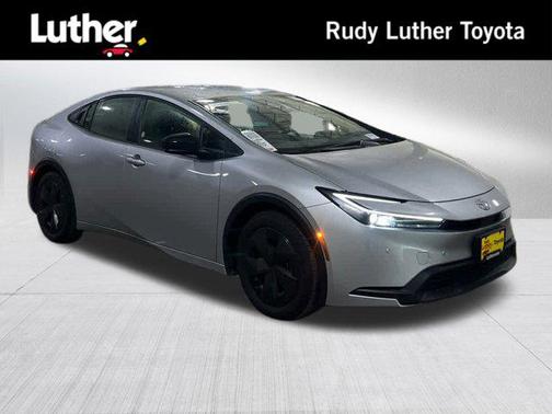 2025 Toyota Prius LE